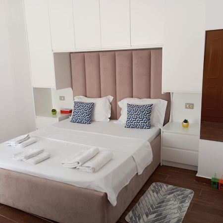 Mario Rooms Sarandë Esterno foto